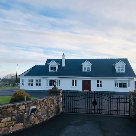Connemara. 3 Bedroom, 8 Bed, Holiday Home Голуей Екстериор снимка