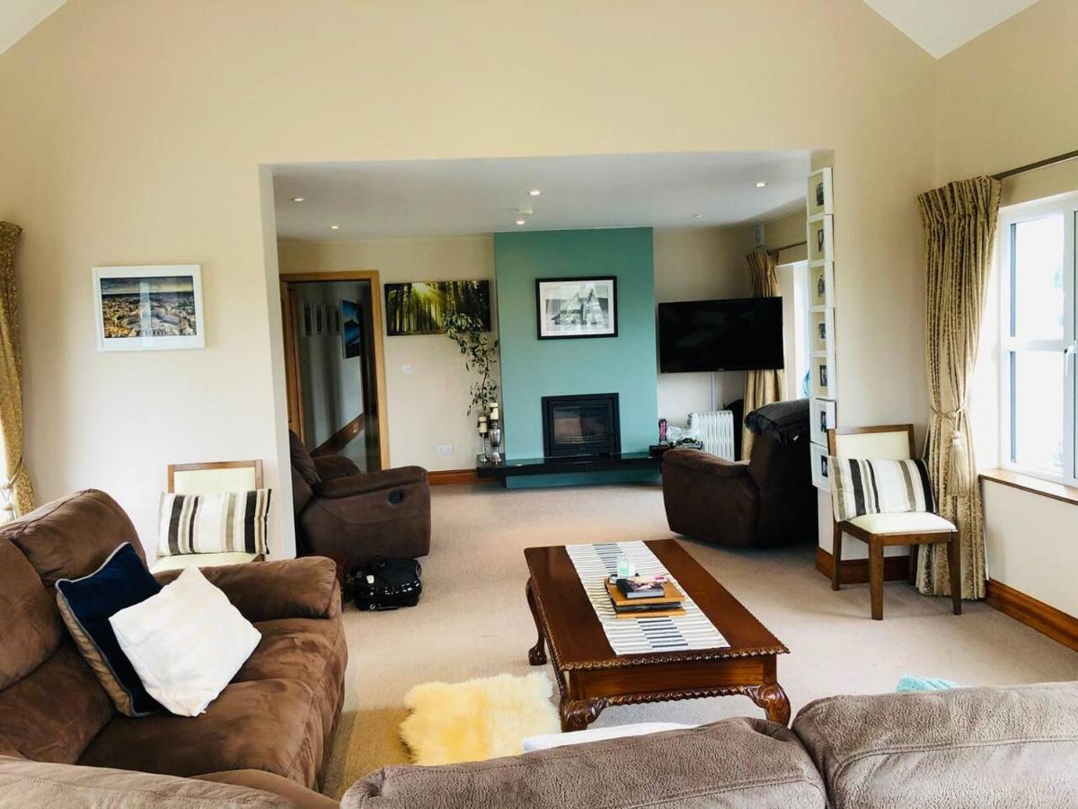 Connemara. 3 Bedroom, 8 Bed, Holiday Home Голуей Екстериор снимка
