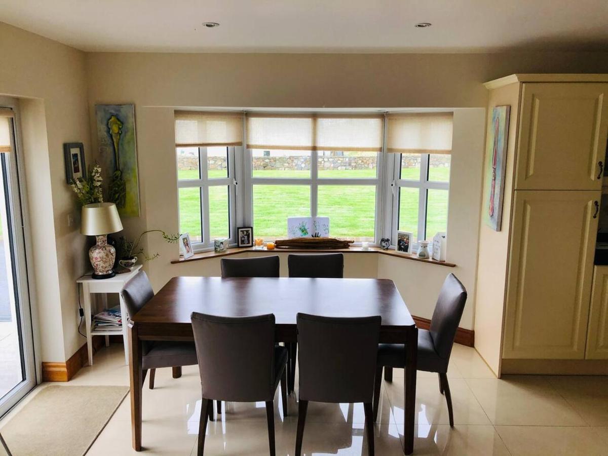 Connemara. 3 Bedroom, 8 Bed, Holiday Home Голуей Екстериор снимка