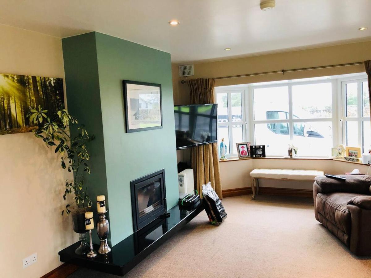 Connemara. 3 Bedroom, 8 Bed, Holiday Home Голуей Екстериор снимка
