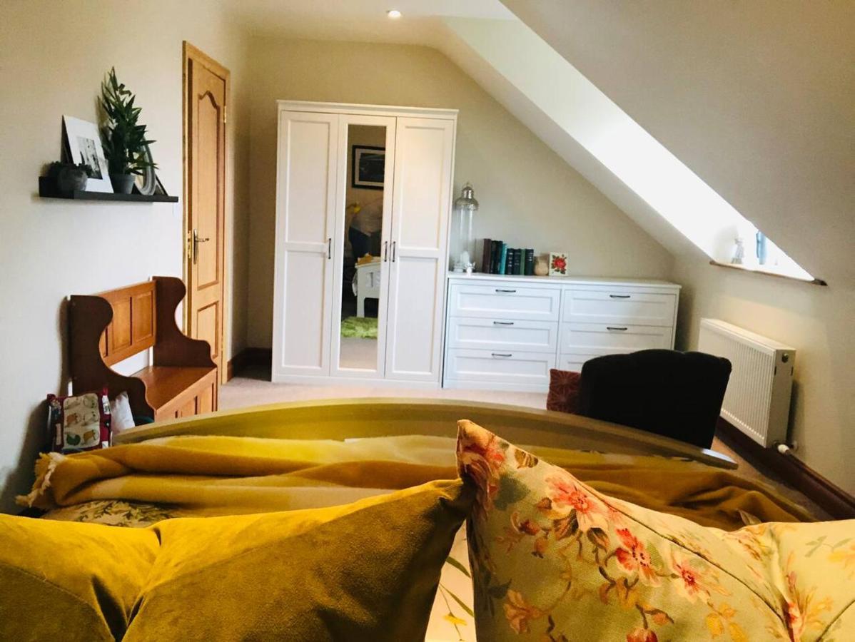 Connemara. 3 Bedroom, 8 Bed, Holiday Home Голуей Екстериор снимка