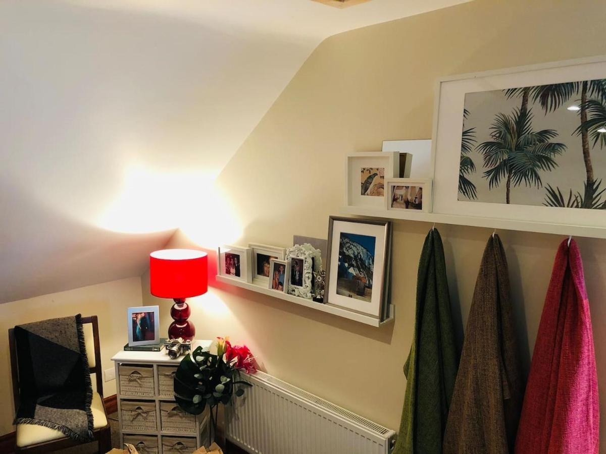 Connemara. 3 Bedroom, 8 Bed, Holiday Home Голуей Екстериор снимка