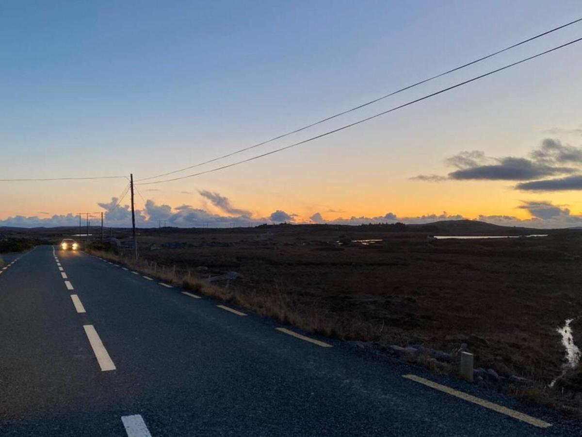 Connemara. 3 Bedroom, 8 Bed, Holiday Home Голуей Екстериор снимка
