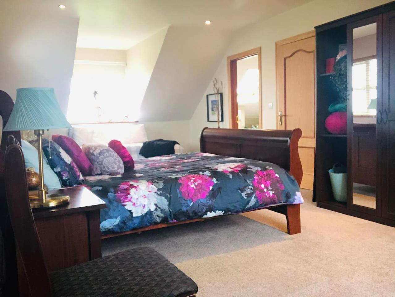 Connemara. 3 Bedroom, 8 Bed, Holiday Home Голуей Екстериор снимка