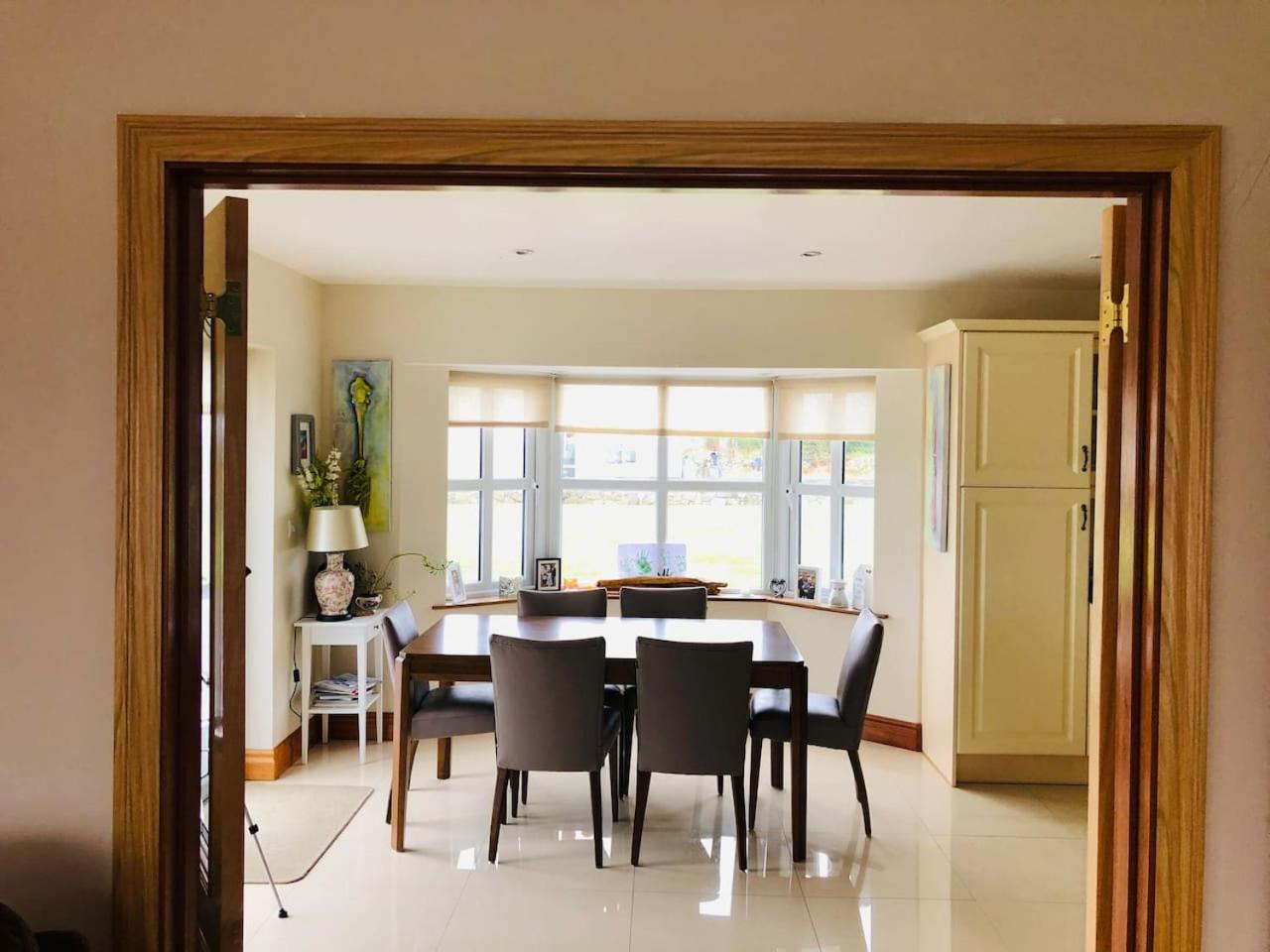 Connemara. 3 Bedroom, 8 Bed, Holiday Home Голуей Екстериор снимка